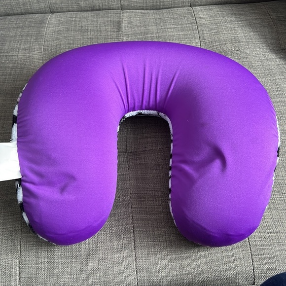 Hello Kitty Neck Pillow - Picture 4 of 4